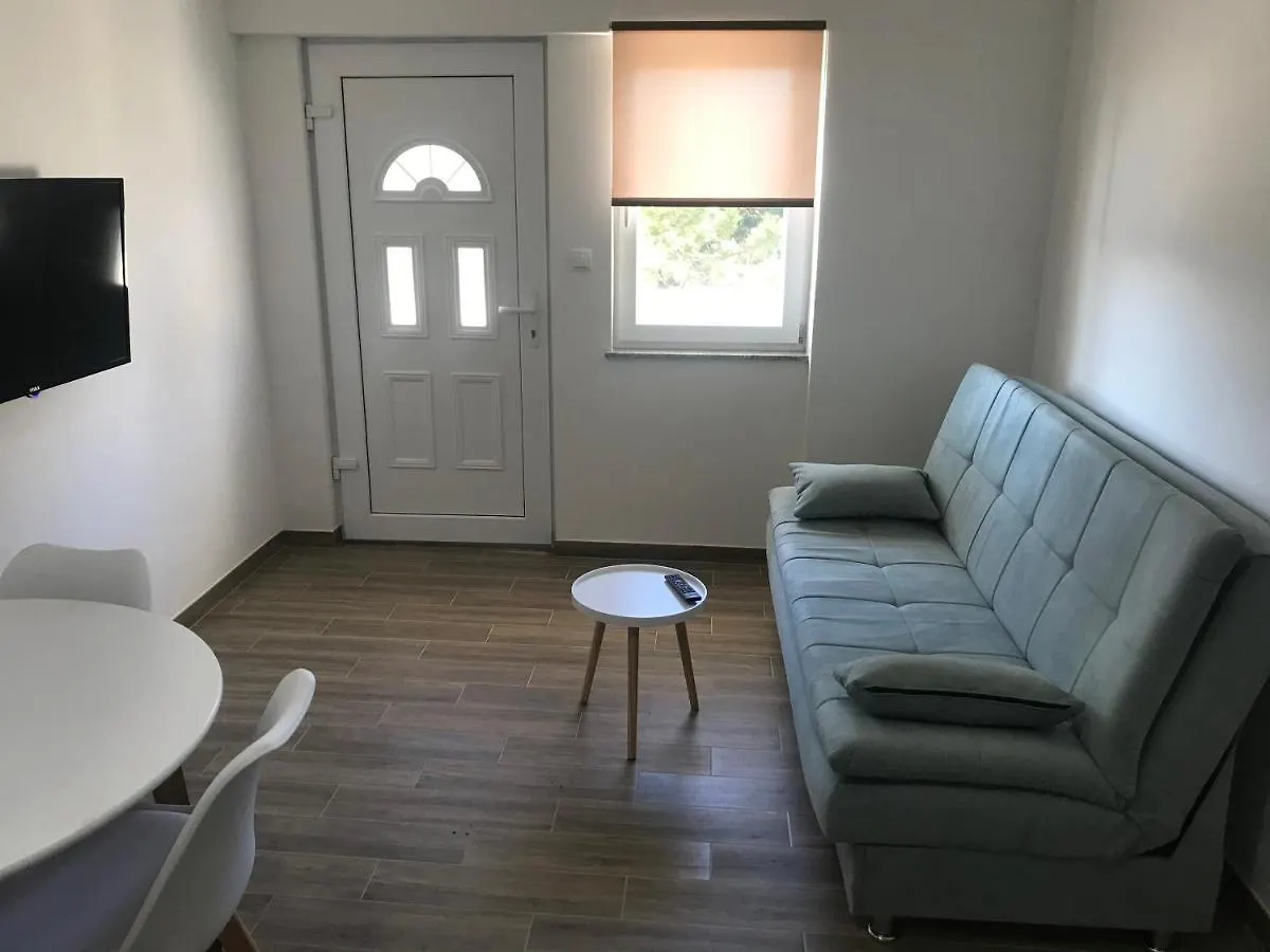 Apartments Lena Baska  0*, Baska (Krk) Croatia