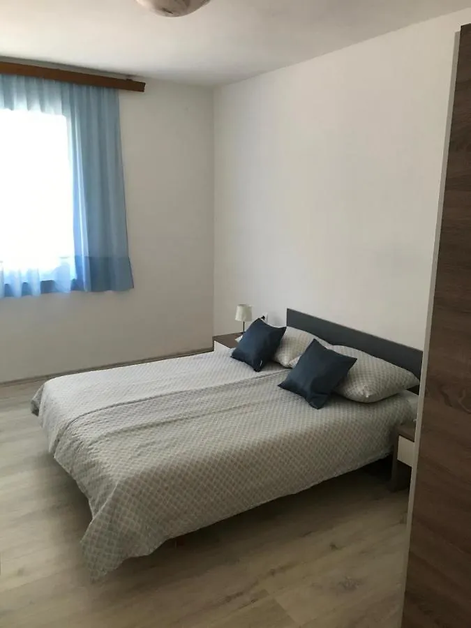 Apartments Lena Baska