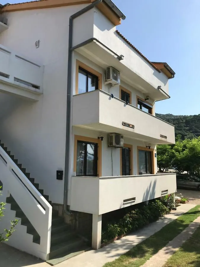 Apartments Lena Baska  Baska (Krk)