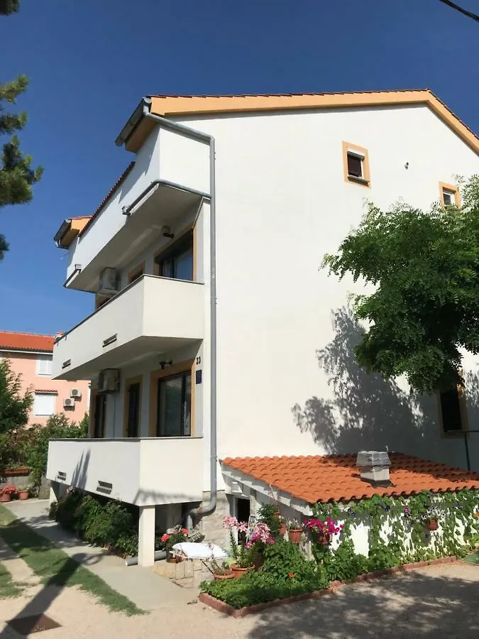 Apartments Lena Baška