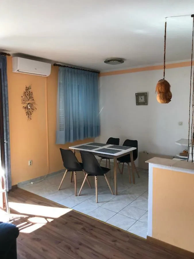 Apartments Lena Baska  0*, Baska (Krk) Croatia