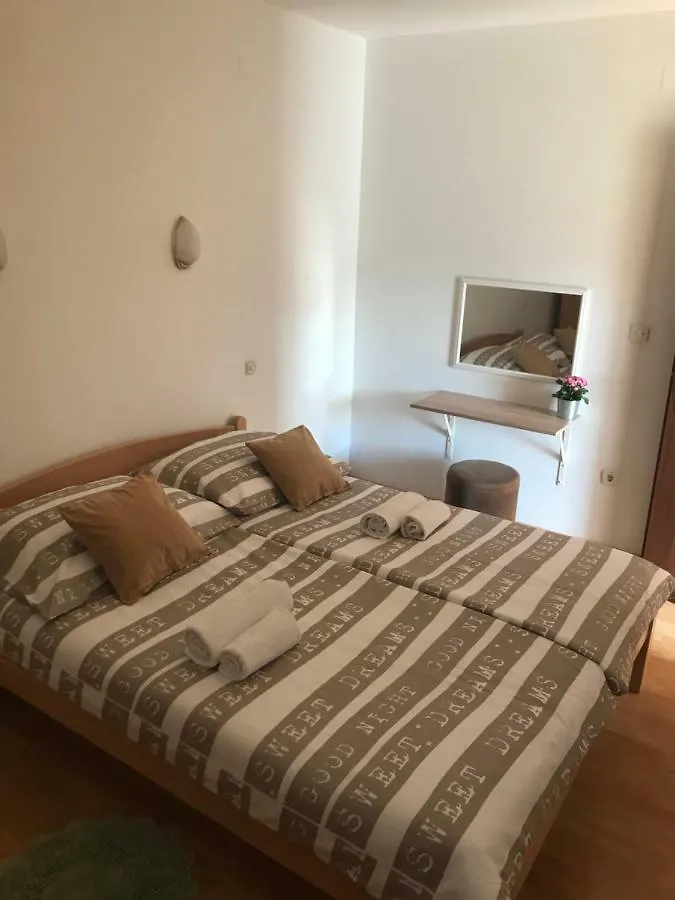 Apartments Lena Baska