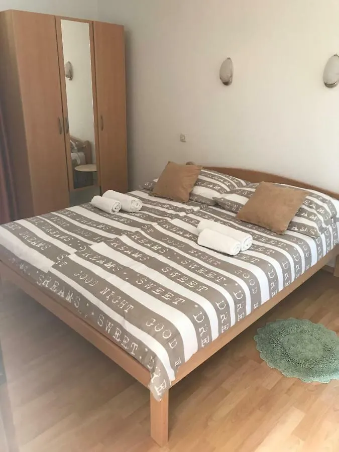 Apartments Lena Baska