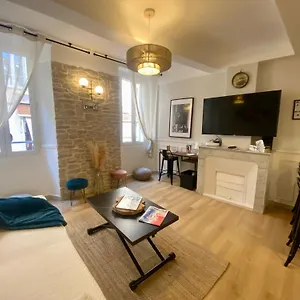 https://appartement-rnov-cannes-suquet.fr-provencehotel.com