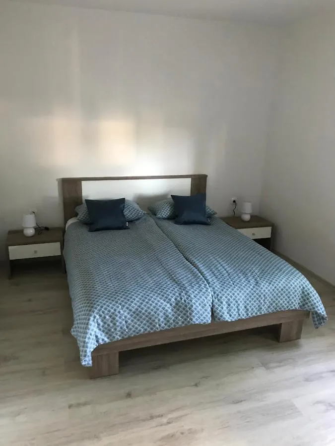 Apartments Lena Baška Chorwacja