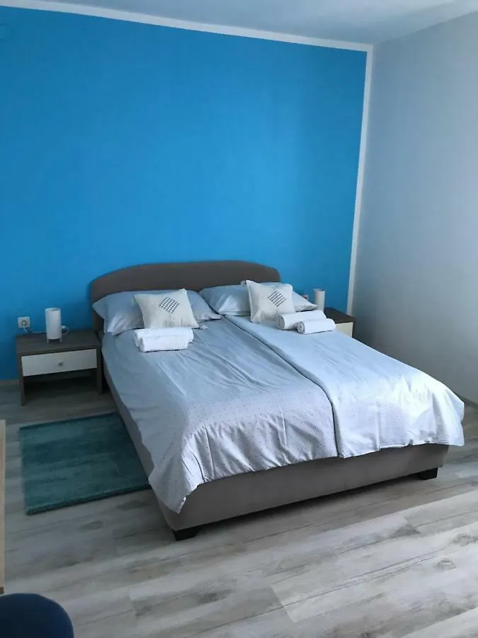 Apartments Lena Baska  0*, Baska (Krk) Croatia